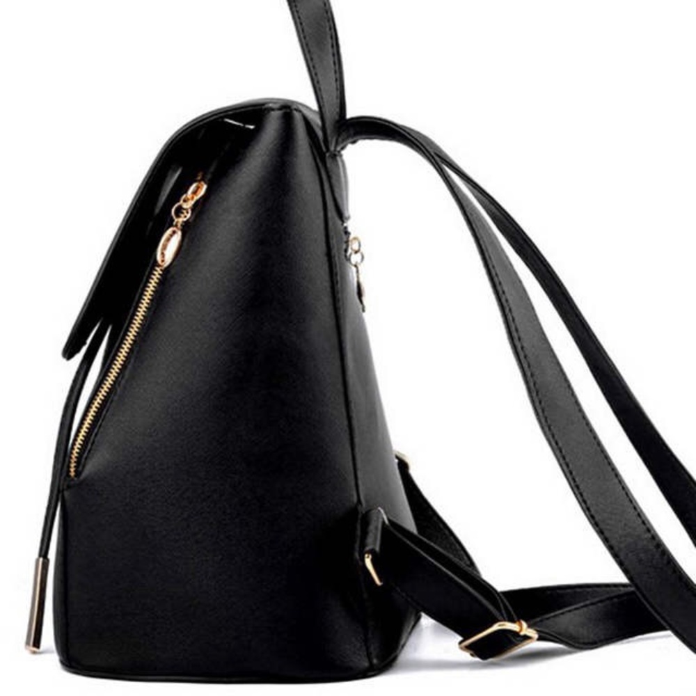 🖤 BRAND NEW 🖤 BLACK BACKPACK WITH GOLD DETAILS - Picture 2 of 8